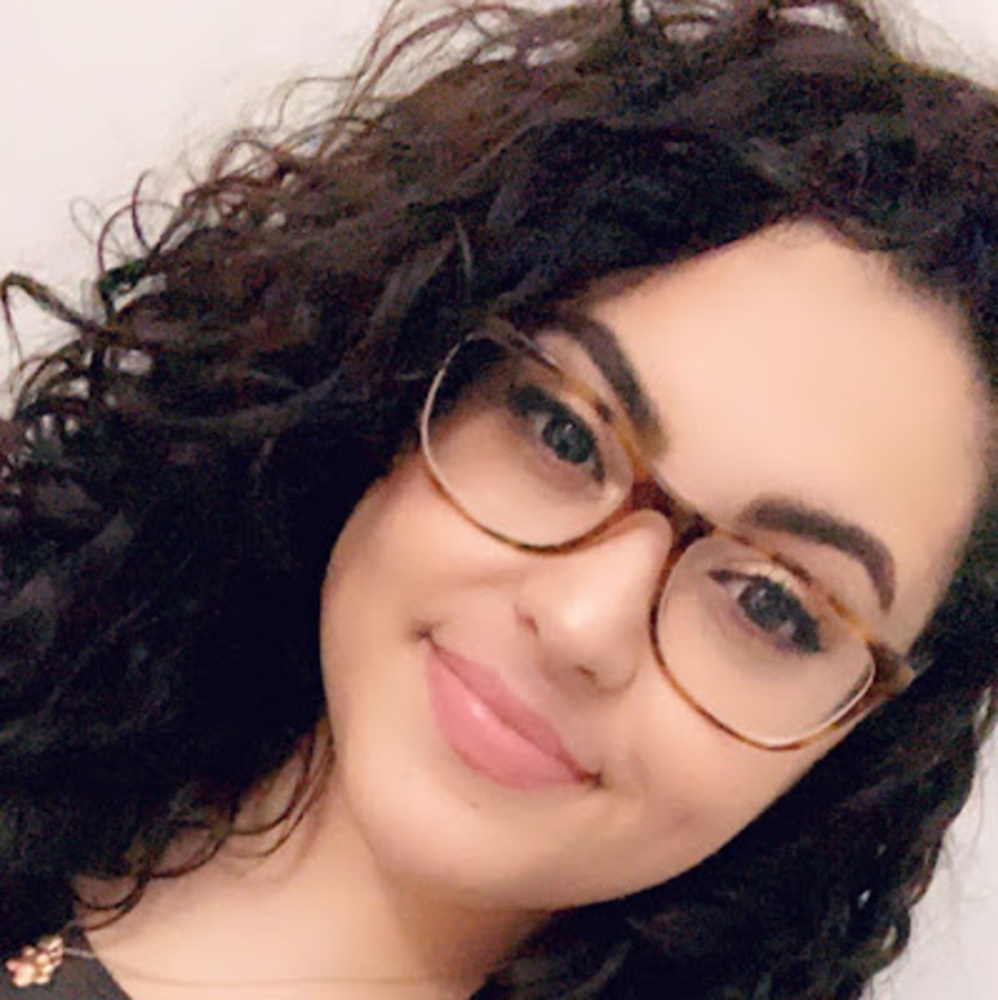 Meet your Posher, Damaris